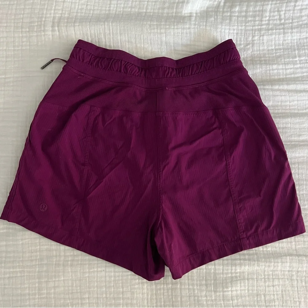 Lululemon Women’s Dance Studio Shorts | purple | size 0 - Picture 3 of 6